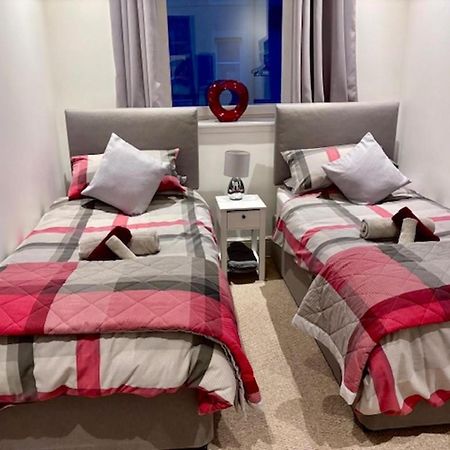 Stunning Spacious Apartment On River Ness อินเวอร์เนส ภายนอก รูปภาพ