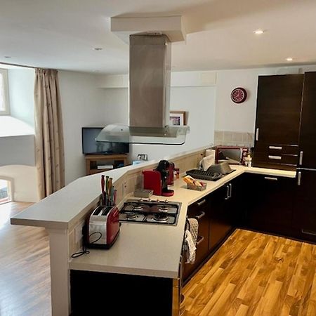 Stunning Spacious Apartment On River Ness อินเวอร์เนส ภายนอก รูปภาพ