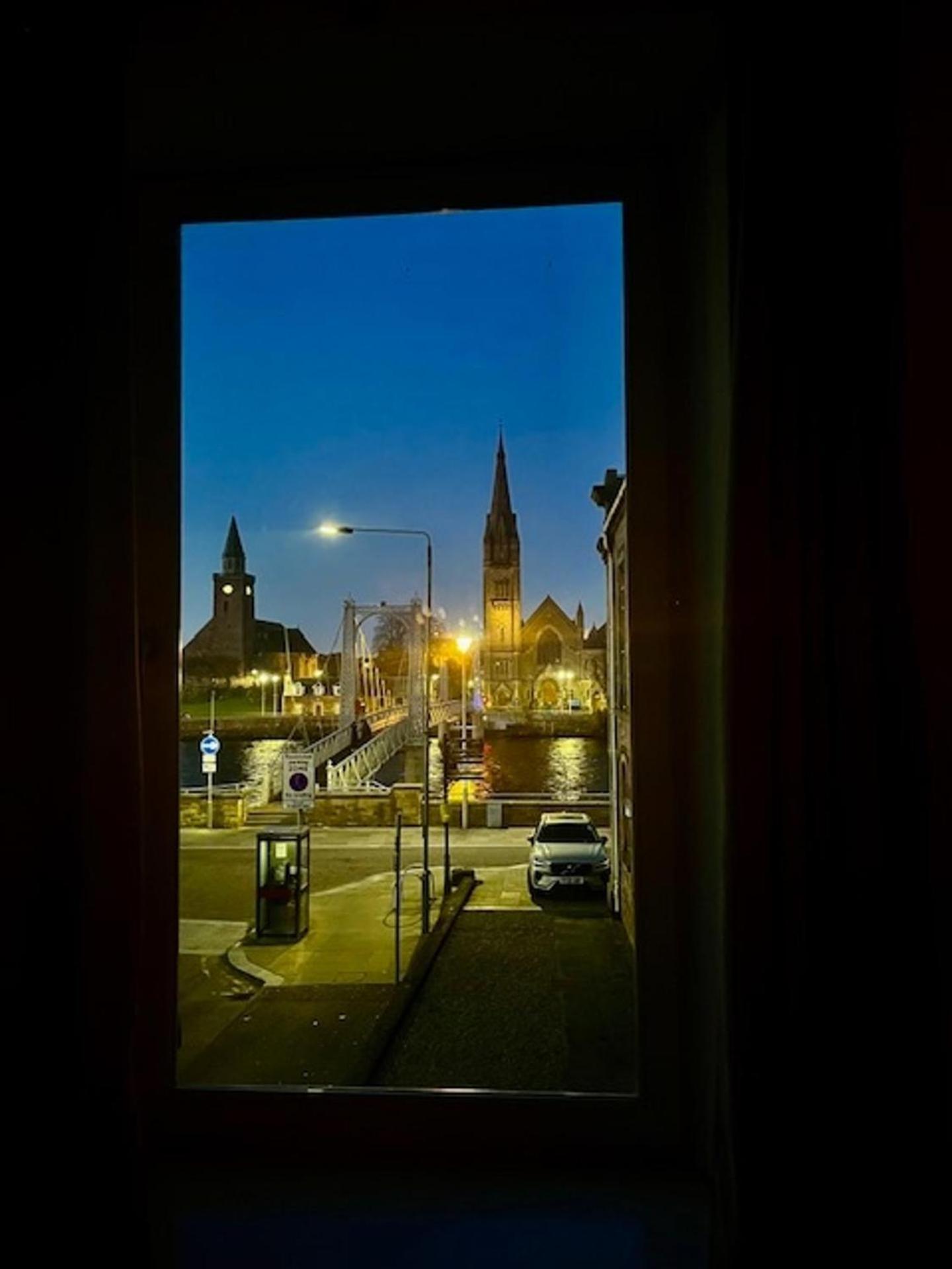 Stunning Spacious Apartment On River Ness อินเวอร์เนส ภายนอก รูปภาพ