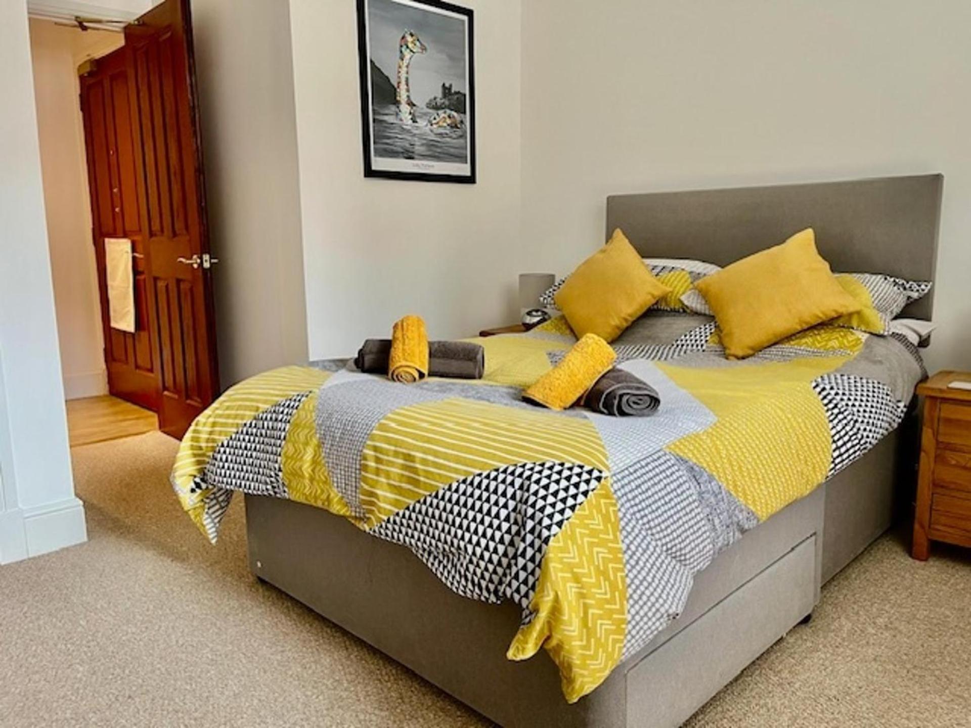 Stunning Spacious Apartment On River Ness อินเวอร์เนส ภายนอก รูปภาพ
